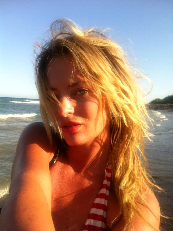 
    Delia Matache, sejur la mare cu iubitul  