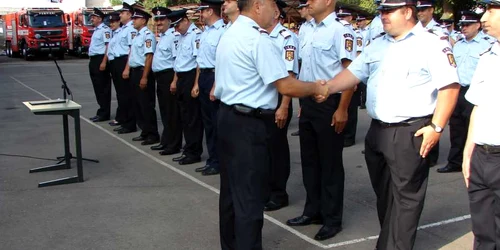 Pompierii vasluieni au fost felicitaţi de şeful inspectoratului, colonelul Neculai Olaru