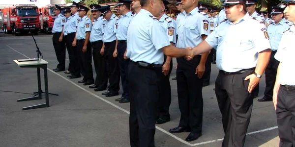 Pompierii vasluieni au fost felicitaţi de şeful inspectoratului, colonelul Neculai Olaru 