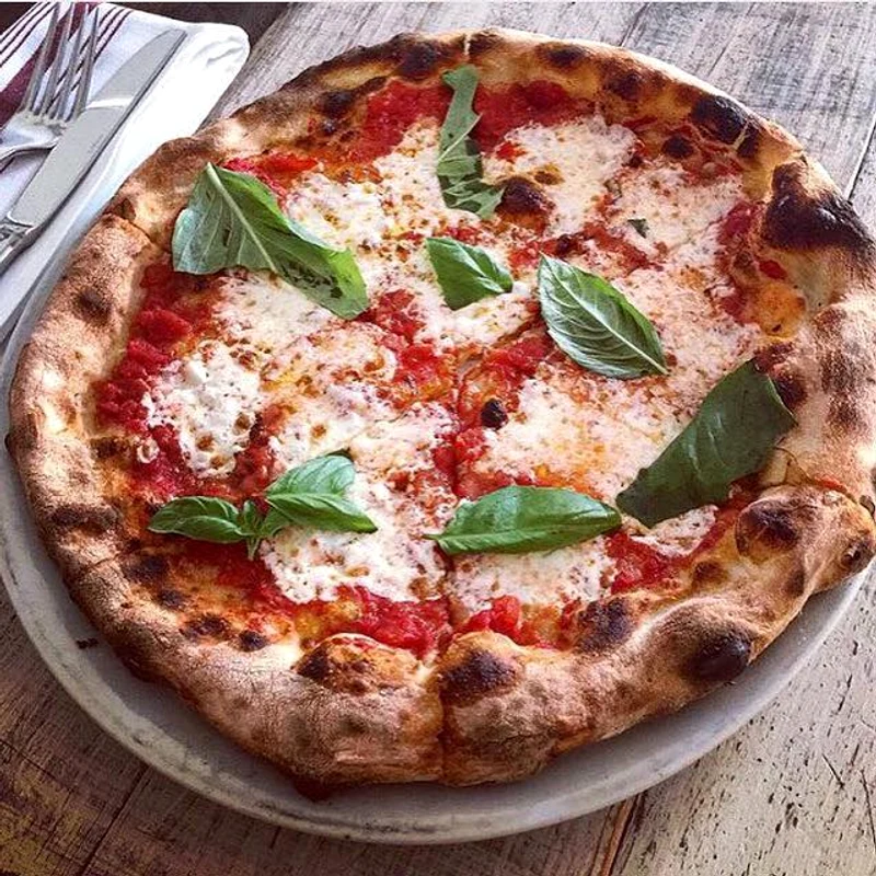 Pizza delicioasă