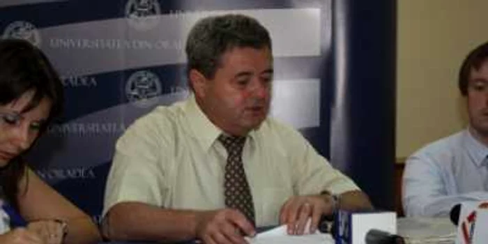 Oradea: Profesorii de la Medicină vor preda mai mult