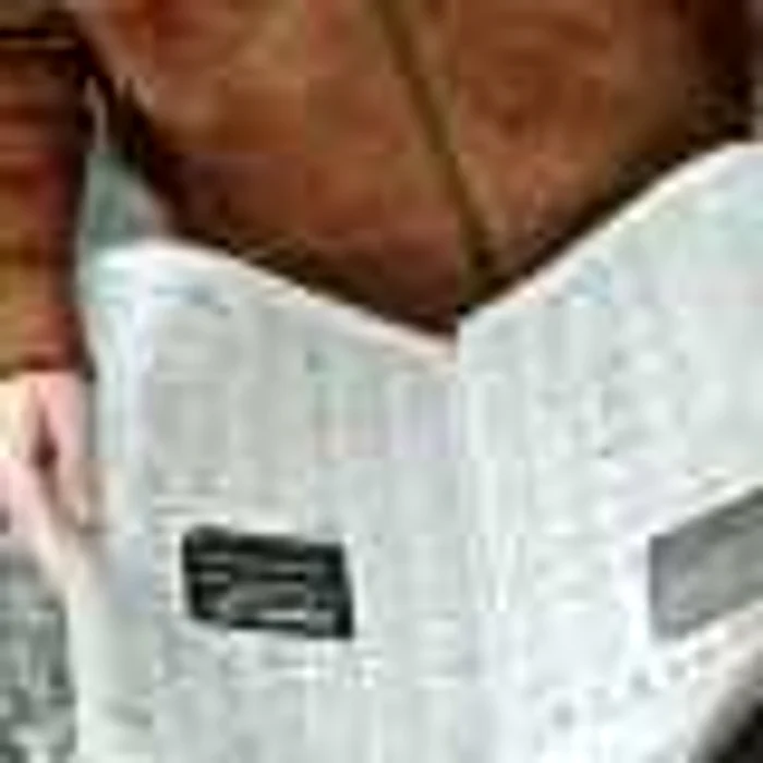 „Găseşte-mi o slujbă şi-ţi dau 15% din salariu” – Revista presei spaniole