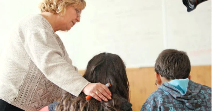 Profesorii și elevii gălăţeni vor trebui să se obișnuiască cu prezenţa camerelor video în clase  