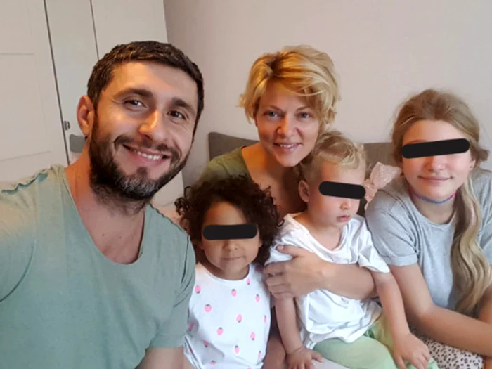 
    Dana şi Dragoş au trei copii  