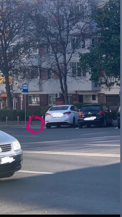 3 masina elena basescu parcata gresit 2 jpg jpeg
