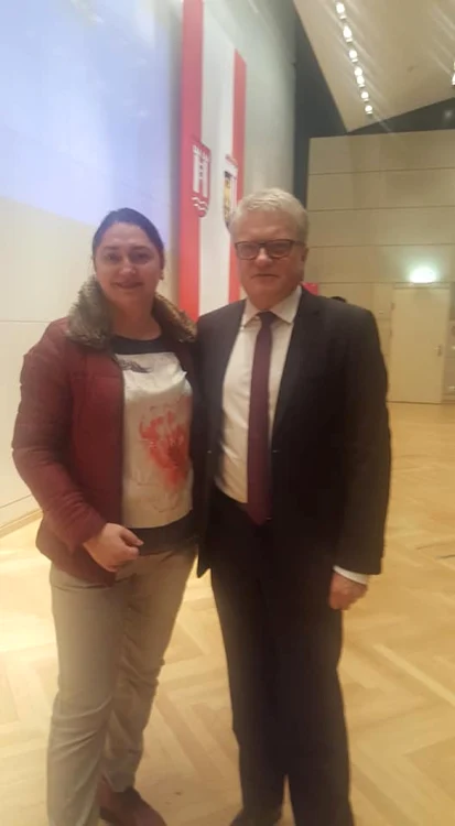 carmen constantin cu primarul din linz
