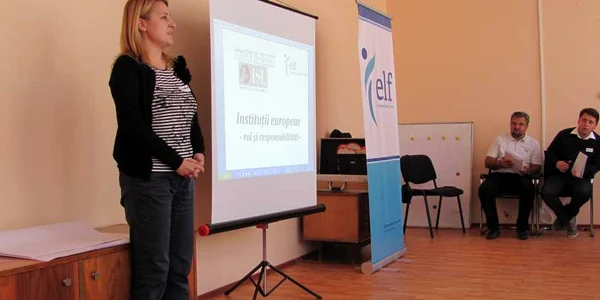 Simpozionul a avut ca temă "Instituţiile europene, rol şi responsabilităţi"