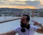 Deejay Tomy „nebunul” care face terapie prin muzică live şi pentru vecini de pe terasa apartamentului din Râmnicu Vâlcea în plină pandemie Foto Adevărul