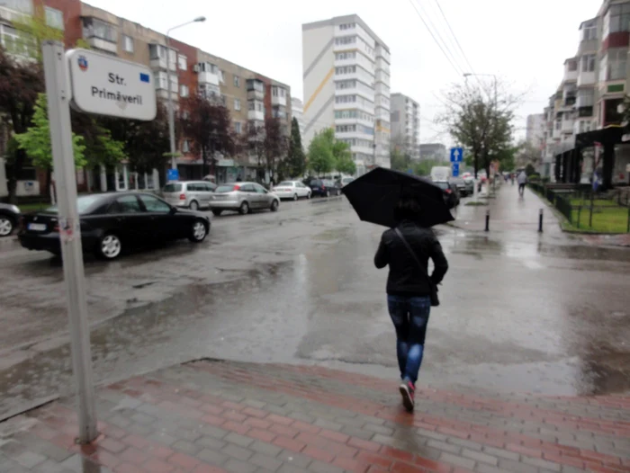 Imagine din Slatina: urmează ploi şi vânt puternic   (FOTO: Mugurel Manea)