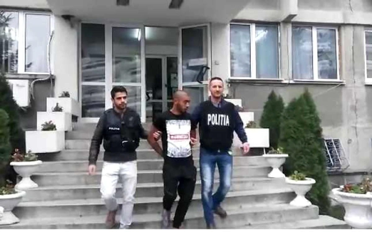 Tânărul a fost reţinut pentru 24 de ore