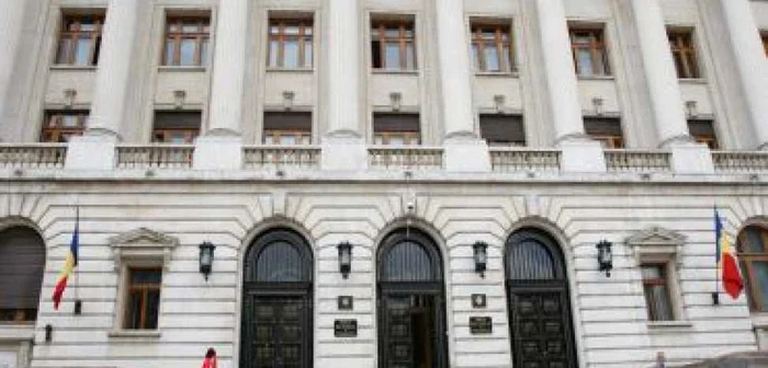 BNR şi FMI nu au schimbat strategia privind expunerea băncilor