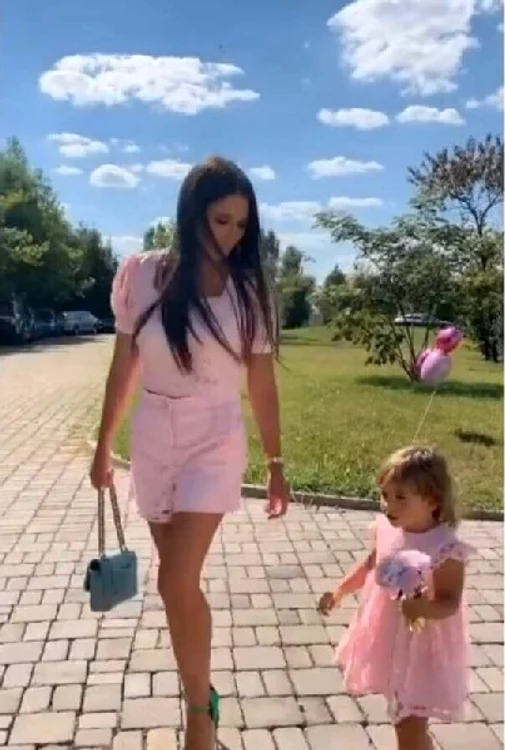 Elena Băsescu și fiica ei nu au lipsit de la petrecere
