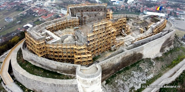 cetatea devei in santier foto daniel guta adevarul