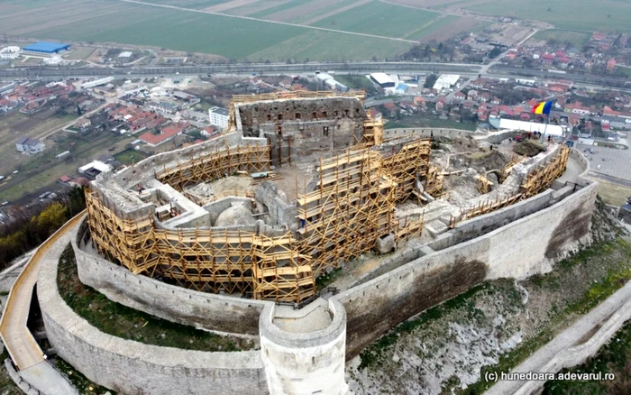 Cetatea Devei. Foto: Daniel Guţă. ADEVĂRUL