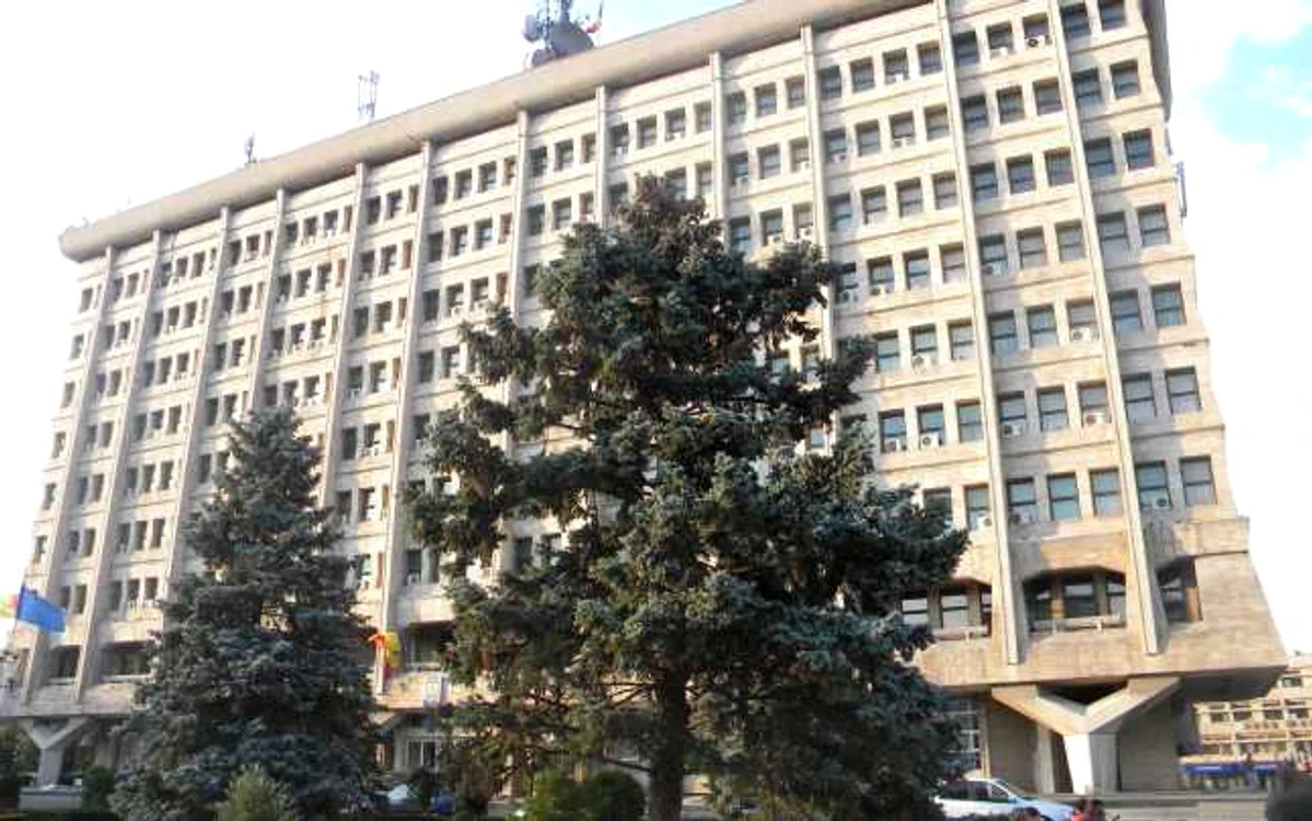 Cinci consilieri vor da Palatul Administrativ pe Casa Poporului. FOTO: arhivă Adevărul Ploieşti