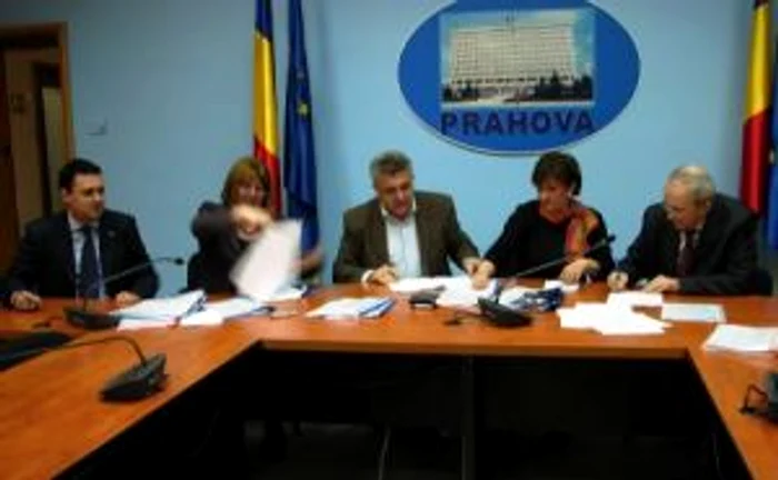 Consiliul Judeţean Prahova a fost păgubit cu un milion de lei