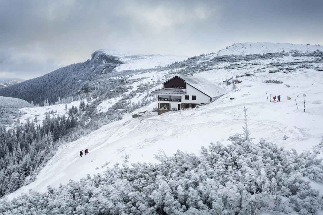 Cabana Dochia din masivul Ceahlău FOTO Salvamont Neamţ
