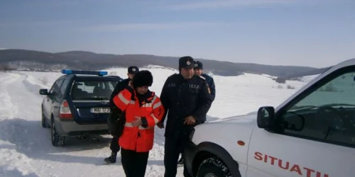 Drumurile rămân în continuare blocate