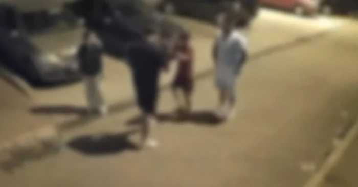 Agresiunea filmată pe camerele de supraveghere FOTO: captura video