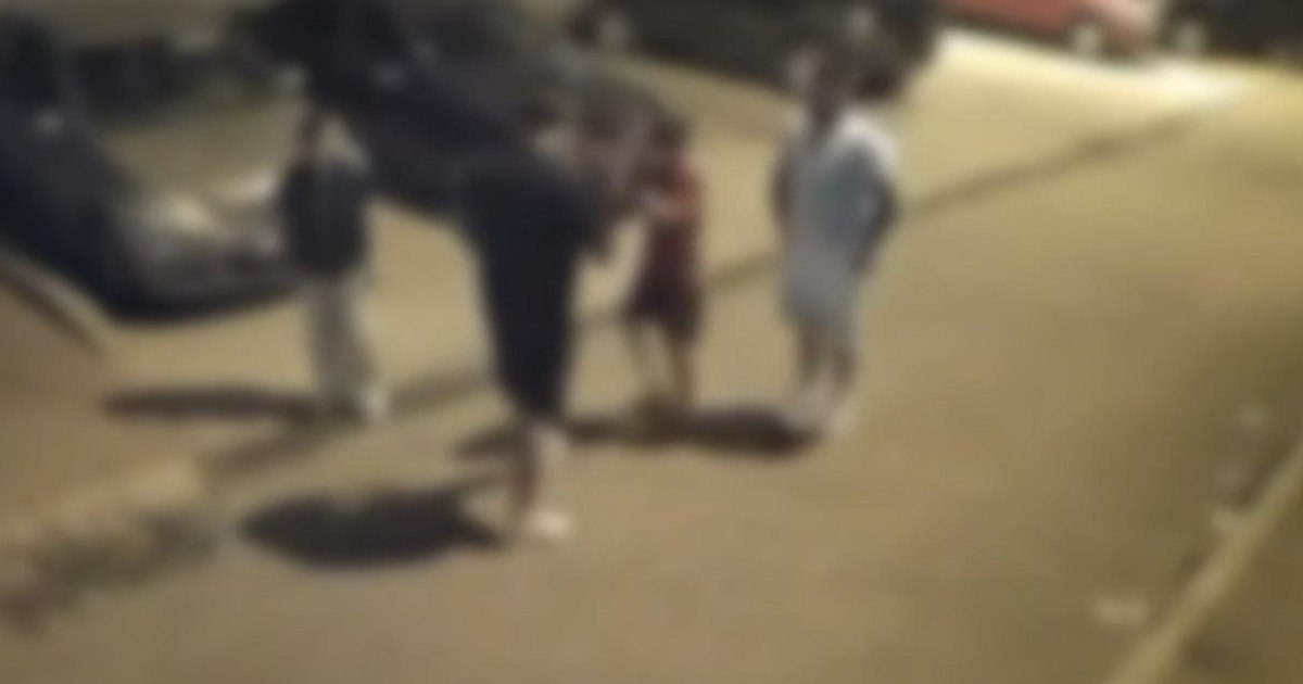 Fiul lui Sile Cămătaru și-a bătut băiatul de 12 ani, furios că acesta nu a ripostat la un conflict. Scandalul a avut loc pe o stradă din Sectorul 3