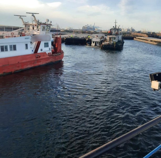 Accident de navigație în Portul Constanța. Un împingător s-a scufundat FOTO