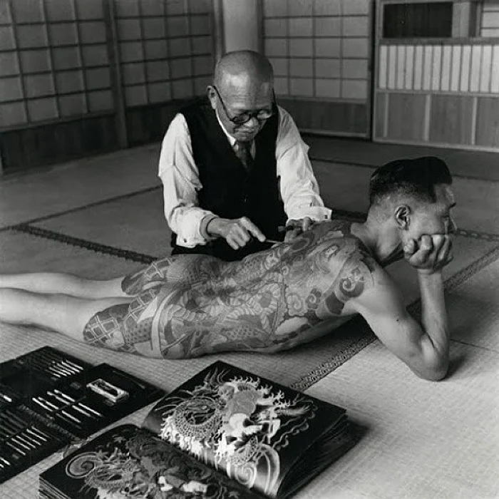 vintage photos of yakuza with their tattoos 15 jpg jpeg