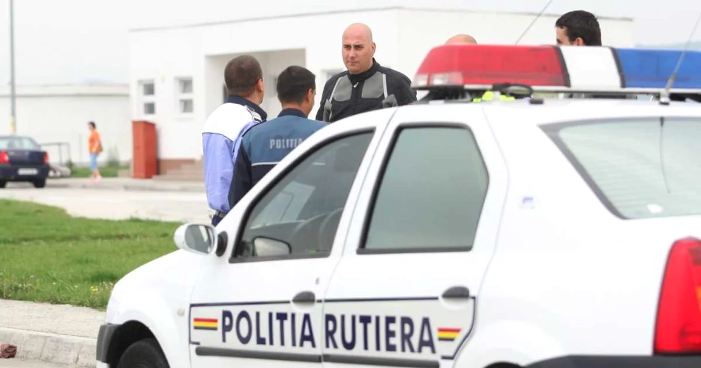 Brigada Rutieră a organizat o nouă acţiune de supraveghere a traficului cu autospeciale neinscripţionate şi motociclete FOTO Adevărul