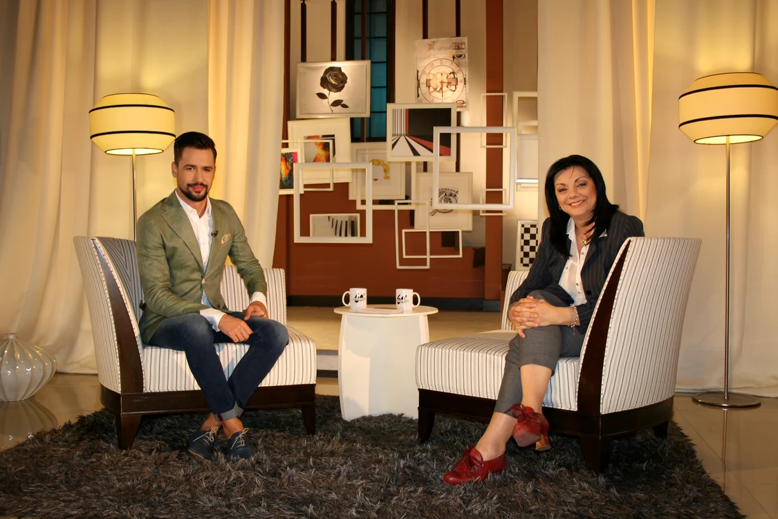 Carmen Tănase, alături de Alexandru Constantin, gazda emisiunii Constantin 60' de la Prima Tvfoto: Prima Tv