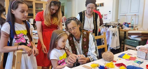 Meșterul popular Marilena Iosifaru Foto Școala Populară de Arte Pitești (1) jpg