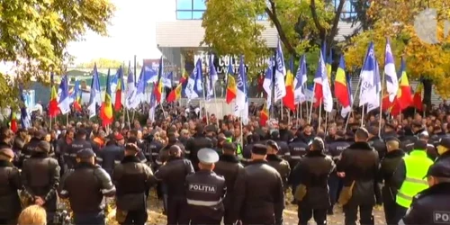 Sustinatorii lui usatii la judecatoria centru