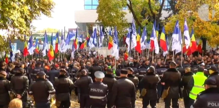 Sustinatorii lui usatii la judecatoria centru