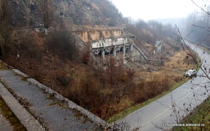 Ruine miniere în Teliuc. Foto: Daniel Guță