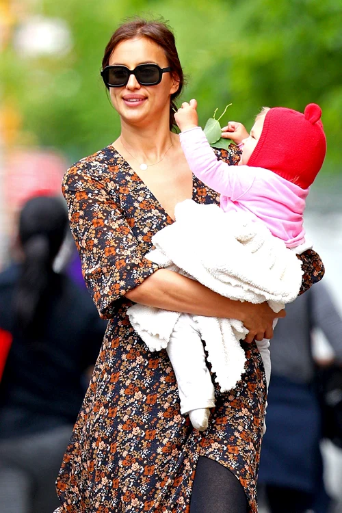 *EXCLUSIVE* Irina Shayk steps out with her precious daughter Lea for a stroll in the Big Apple jpeg