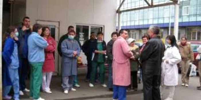 Iaşi: Medicii de la unităţile de urgenţe din Iaşi protestează faţă de întârzierea lefurilor