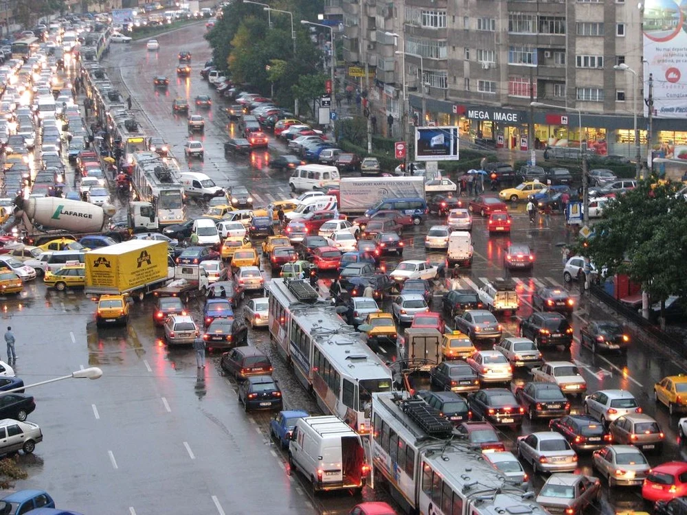 
    Bucureştiul este cel mai aglomerat şi cel mai poluat oraş din România  