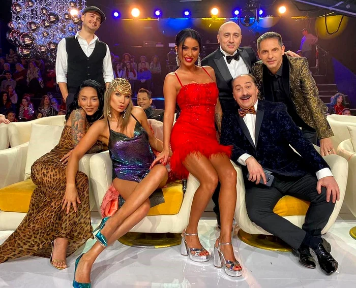 
    Prezentatorul, alături de  seducătoarele Ruby, Anna  Lesko, Daniela Crudu, dar  şi de artişti de top  