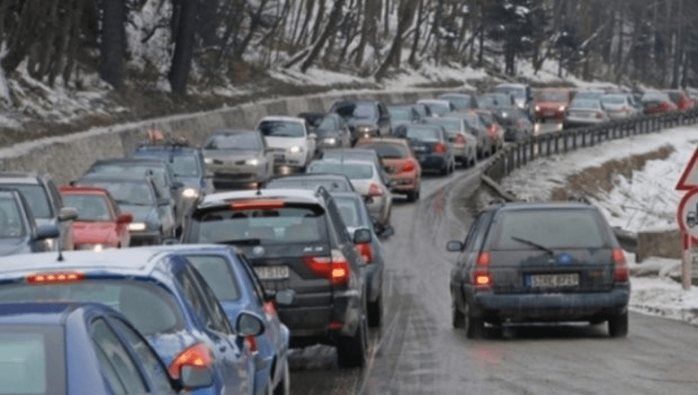 Aglomerație pe Valea Prahovei. Rute alternative pentru DN 1, calvarul șoferilor