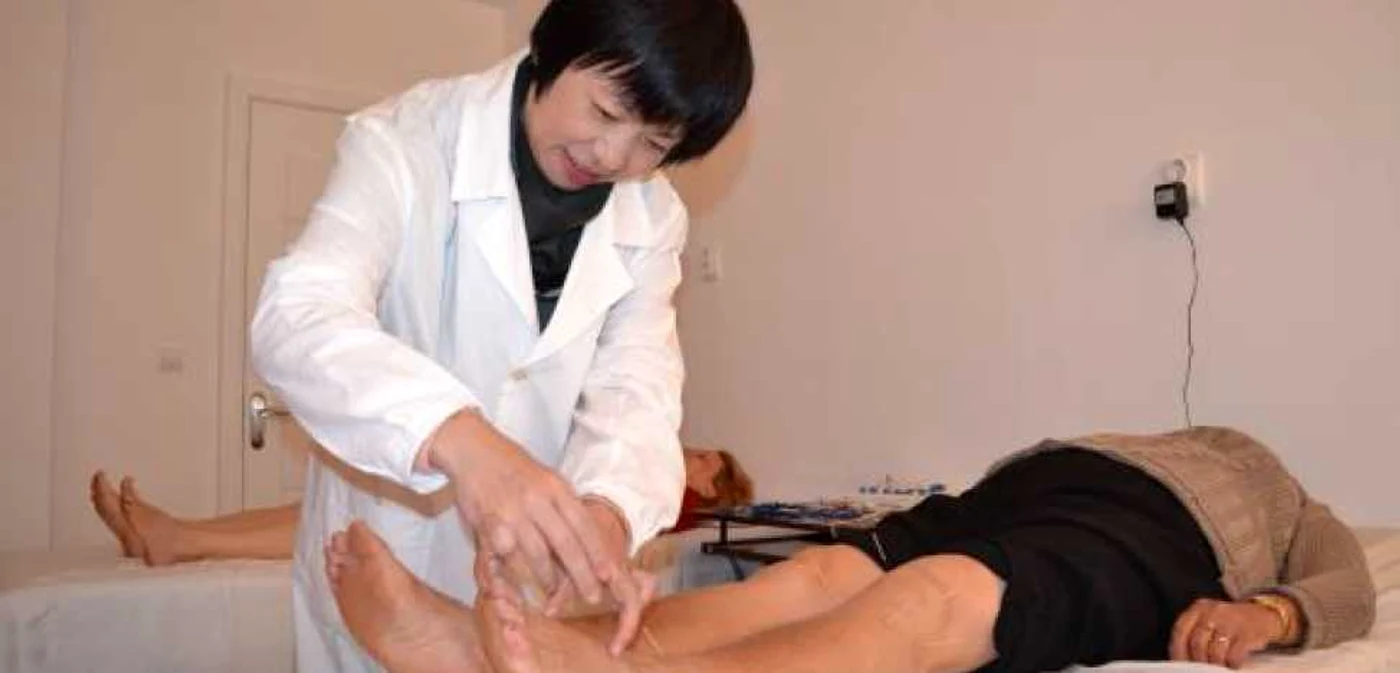 Sute de tulceni vor beneficia de această caravană a medicinei tradiţionale chineze FOTO Adevărul