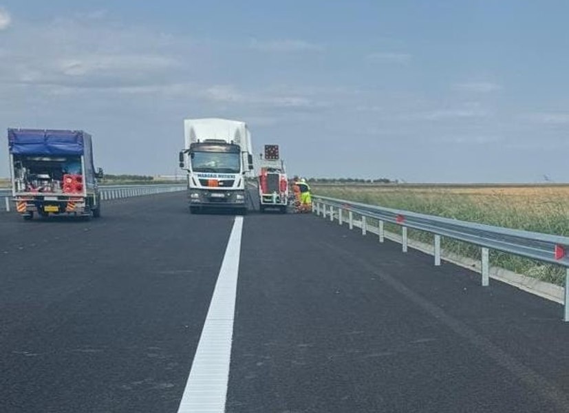 A început trasarea marcajelor rutiere pe lotul 2 al autostrăzii Buzău-Focşani