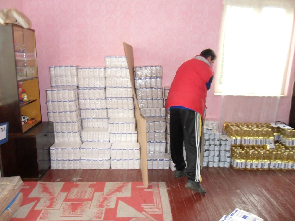 Alimentele se distribuie, în Zalău, la depozitul de pe strada Avram Iancu