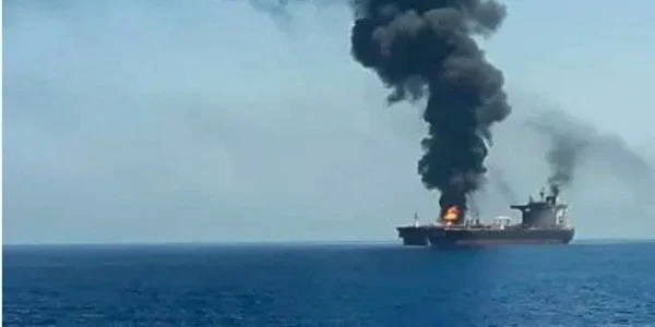 Petrolierul Mercer Street atacat in Marea Arabiei FOTO ynetnews.com