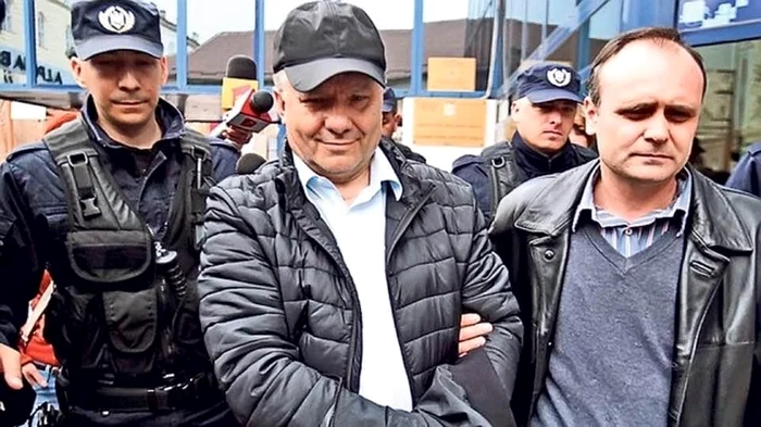 Georgică Cornu, escortat de poliţie. Foto Facebook