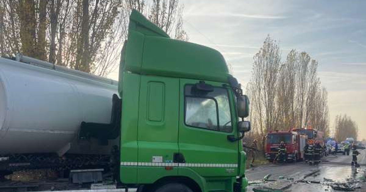 Accident grav în Prahova: Două cisterne implicate, una plină cu motorină