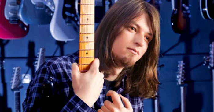 Andrei Zârnoveanu se gândeşte să deschidă anul acesta al patrulea magazin de chitare