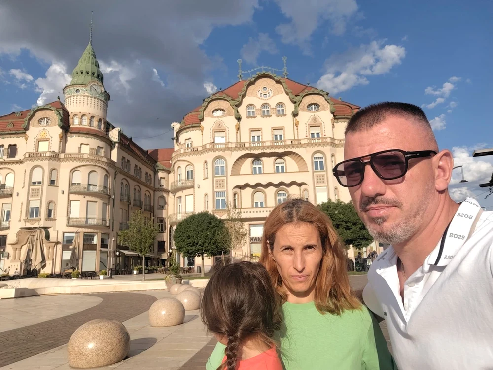 Un-barbat_si_o_femeie_vizita_oradea