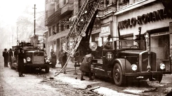 Incendiu în Bucureștiul interbelic, fotografie de Iosif Berman