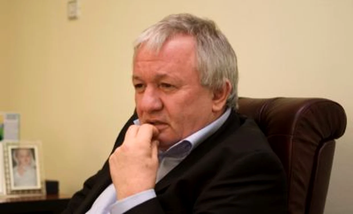
    Adrian Porumboiu  