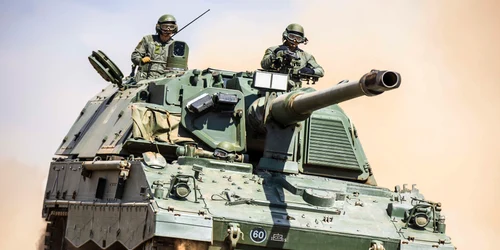 Lithuanian PzH 2000 (2) jpg