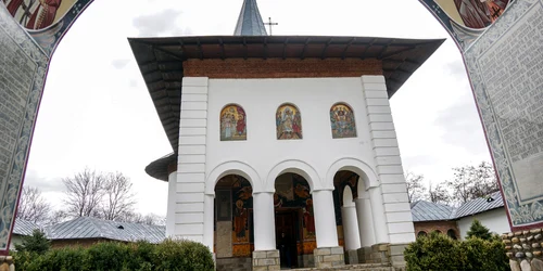 manastirea glavacioc foto cristian gheorghe jpg