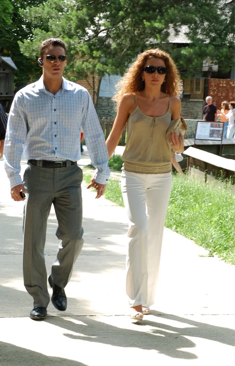 
    Mircea Badea şi Carmen Brumă  